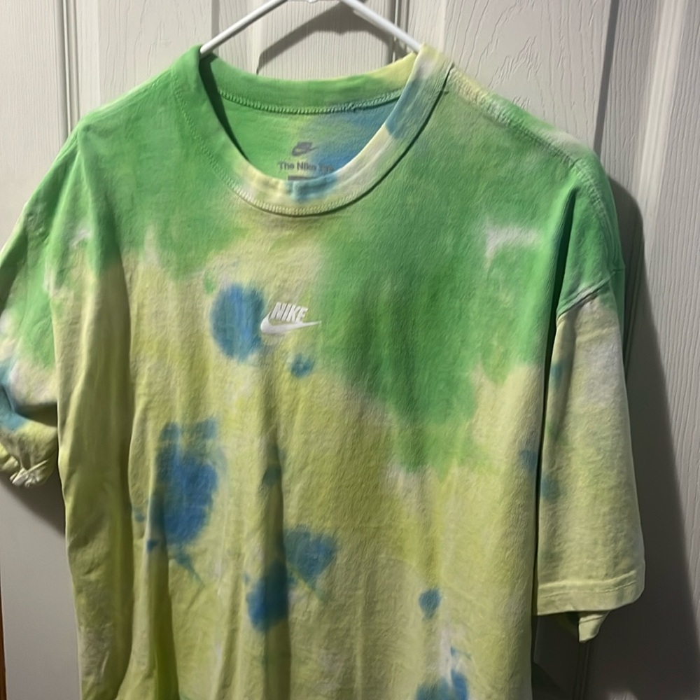 Nike Men’s size medium tshirt